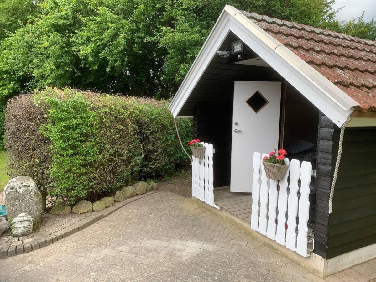 Idestrup Stunning Romantik Cabin Close To Baltic Seaヴィラ エクステリア 写真