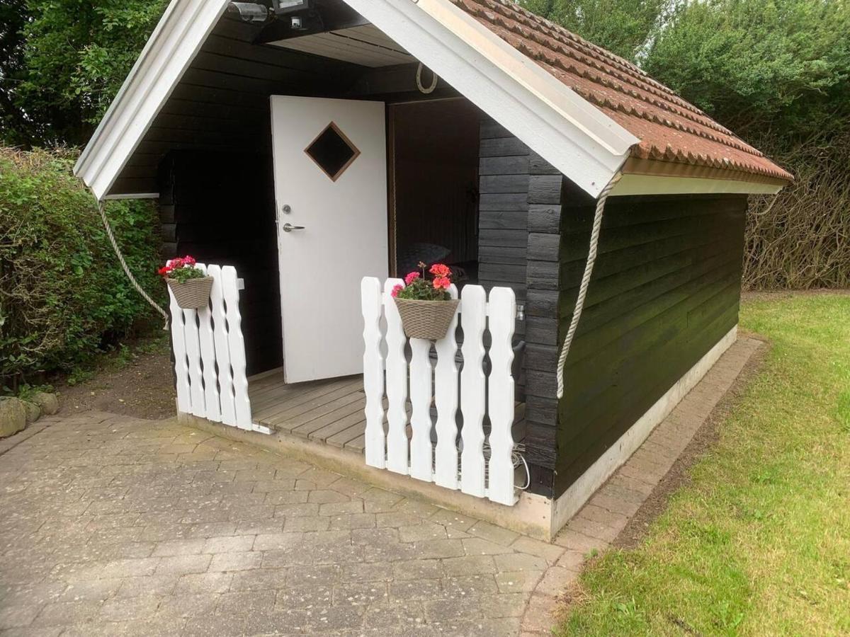 Idestrup Stunning Romantik Cabin Close To Baltic Seaヴィラ エクステリア 写真